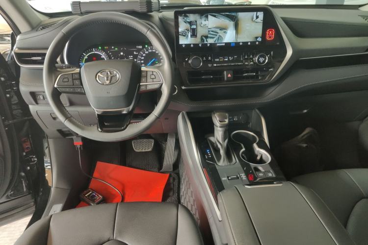 Used Toyota Highlander 2023 2.5L Smart Electric Hybrid Dual-Motor All-Wheel-Drive Luxury 7-Seater Interior 2