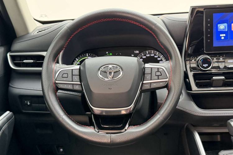 Used Toyota Highlander 2023 2.5L Smart Electric Hybrid Dual-Motor All-Wheel-Drive Luxury 7-Seater Interior 2