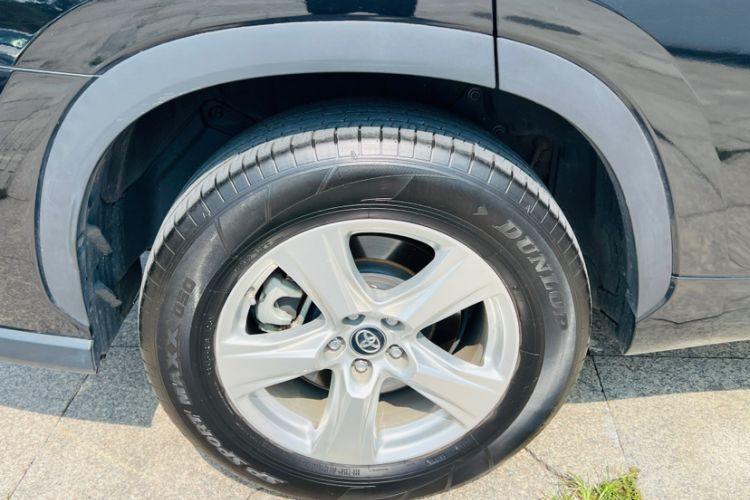 Used Toyota Highlander 2023 2.5L Smart Electric Hybrid Dual-Drive Elite Version 7 Seats Interior 2