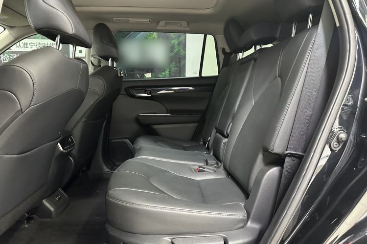 Used Toyota Highlander 2023 2.5L Smart Electric Hybrid Dual-Engine Four-Wheel Drive Prestige Version – 7 Seats Interior 5