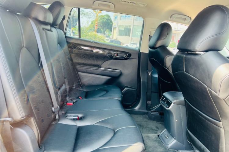 Used Toyota Highlander 2023 2.5L Smart Electric Hybrid Dual-Drive Elite Version 7 Seats Interior 5