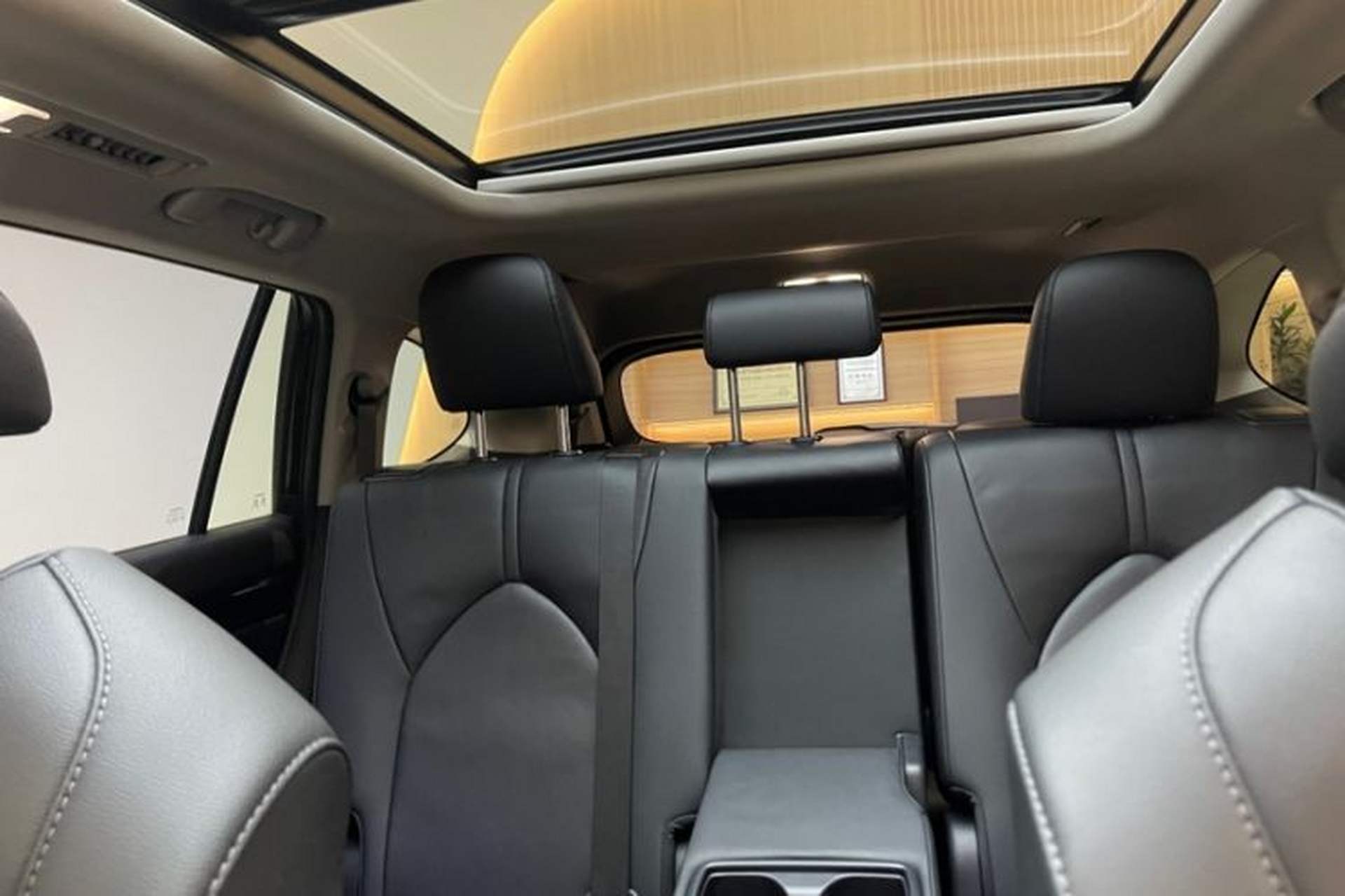 Used Toyota Highlander 2023 2.5L Smart Electric Hybrid Dual-Engine Four-Wheel Drive Prestige Version – 7 Seats Interior 7
