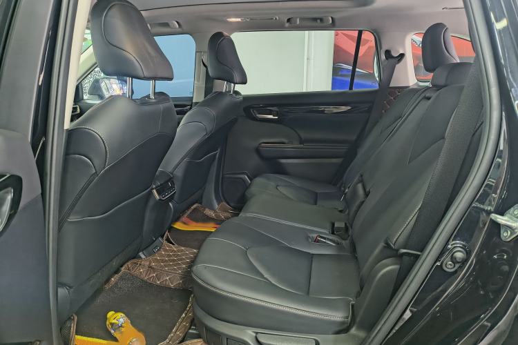Used Toyota Highlander 2023 2.5L Smart Electric Hybrid Dual-Engine 4x4 Knight Edition 7 Seats Interior 7