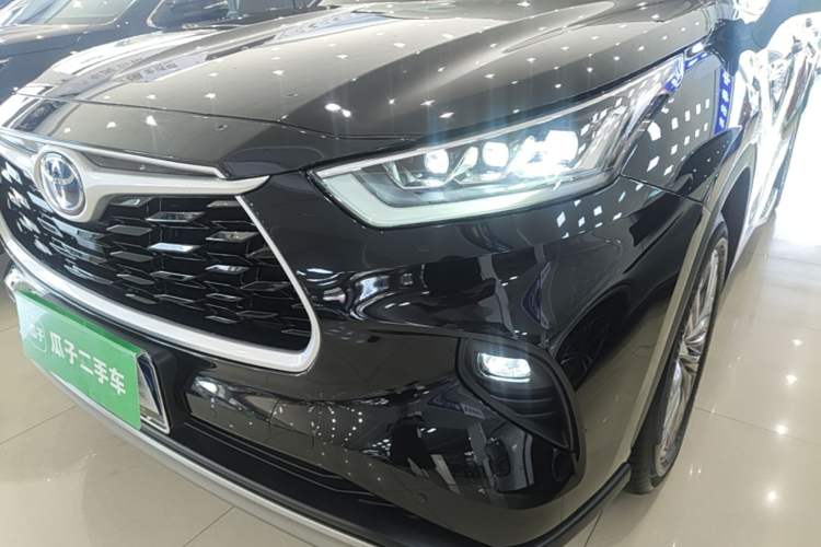 Used Toyota Highlander 2023 2.5L Smart Electric Hybrid Dual-Engine Four-Wheel Drive Prestige Version – 7 Seats Left Front Headlight
