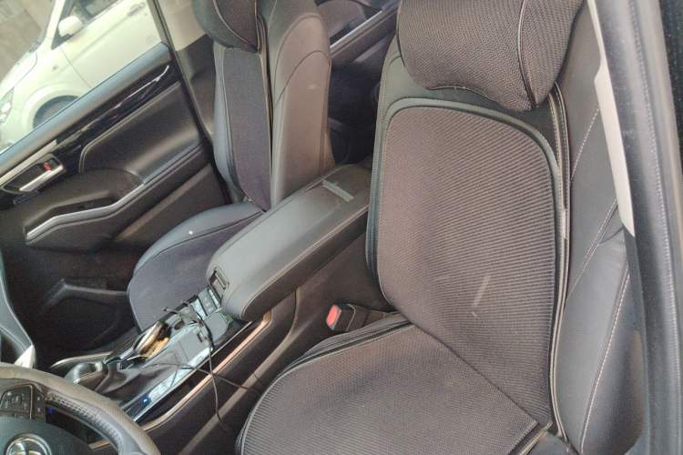 Used Toyota Highlander 2023 2.5L Smart Electric Hybrid Dual-Engine 4x4 Knight Edition 7 Seats Left Front Seat