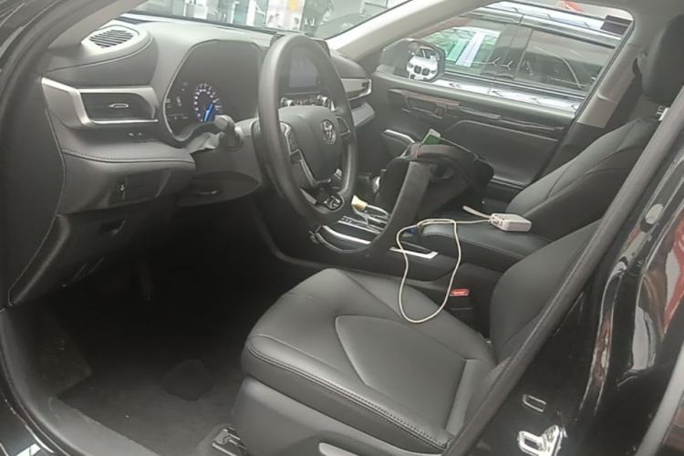 Used Toyota Highlander 2023 2.5L Smart Electric Hybrid Dual-Engine 4x4 Elite Edition 7 Seats Left Front Seat