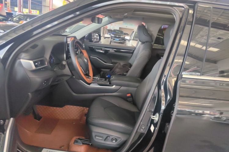 Used Toyota Highlander 2023 2.5L Smart Electric Hybrid Dual-Engine Four-Wheel Drive Prestige Version – 7 Seats Left Front Seat