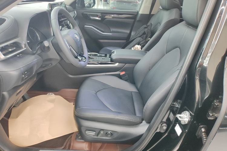 Used Toyota Highlander 2023 2.5L Smart Electric Hybrid Dual-Engine Four-Wheel Drive Prestige Version – 7 Seats Left Front Seat