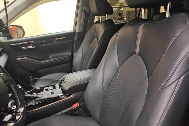 Used Toyota Highlander 2023 2.5L Smart Electric Hybrid Dual-Engine 4x4 Knight Edition 7 Seats Left Front Seat