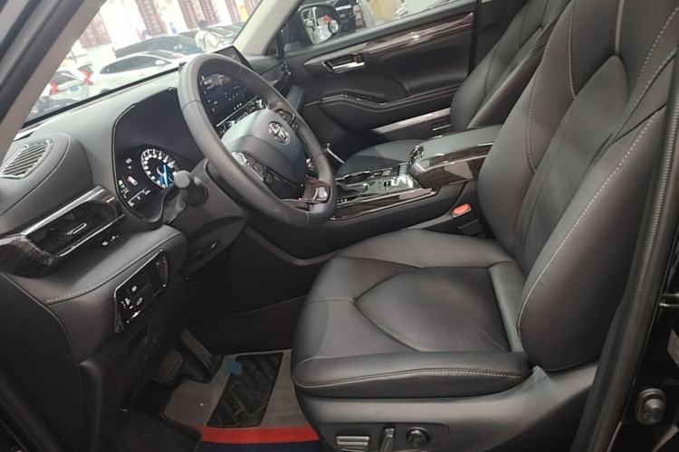 Used Toyota Highlander 2023 2.5L Smart Electric Hybrid Dual-Engine 4x4 Knight Edition 7 Seats Left Front Seat