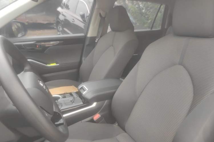 Used Toyota Highlander 2023 2.5L Smart Electric Hybrid Dual-Engine 4x4 Elite Edition 7 Seats Left Front Seat