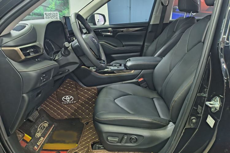 Used Toyota Highlander 2023 2.5L Smart Electric Hybrid Dual-Engine 4x4 Knight Edition 7 Seats Left Front Seat