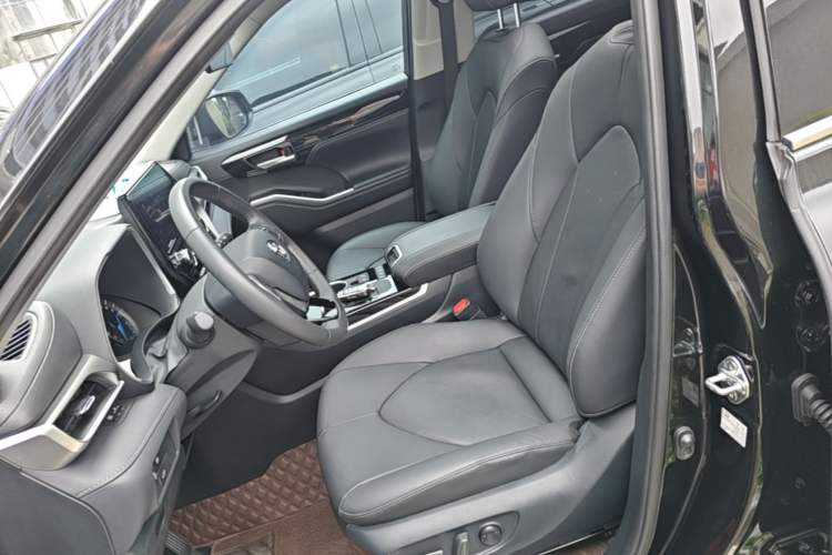 Used Toyota Highlander 2023 2.5L Smart Electric Hybrid Dual-Drive Prestige Version 7 Seats Left Front Seat