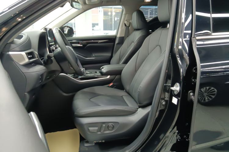 Used Toyota Highlander 2023 2.5L Smart Electric Hybrid Dual-Engine Four-Wheel Drive Prestige Version – 7 Seats Left Front Seat