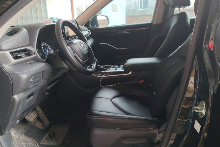 Used Toyota Highlander 2023 2.5L Smart Electric Hybrid Dual-Drive Elite Version 7 Seats Left Front Seat