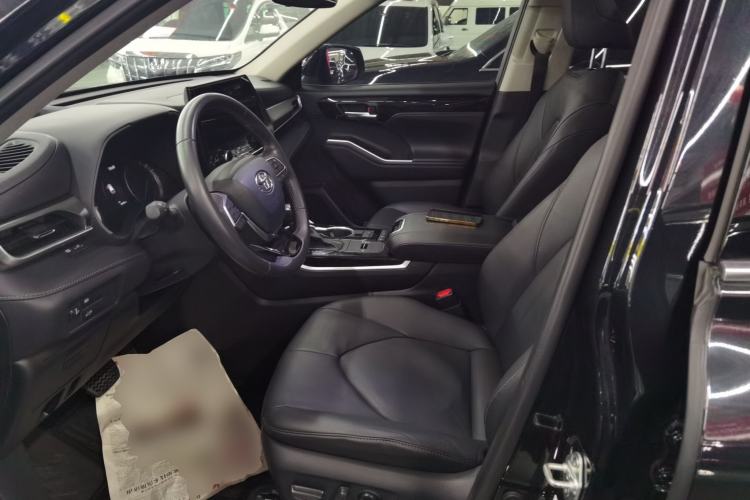 Used Toyota Highlander 2023 2.5L Smart Electric Hybrid Dual-Engine Four-Wheel Drive Prestige Version – 7 Seats Left Front Seat