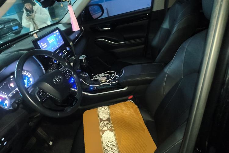 Used Toyota Highlander 2023 2.5L Smart Electric Hybrid Dual-Engine Four-Wheel Drive Prestige Version – 7 Seats Left Front Seat
