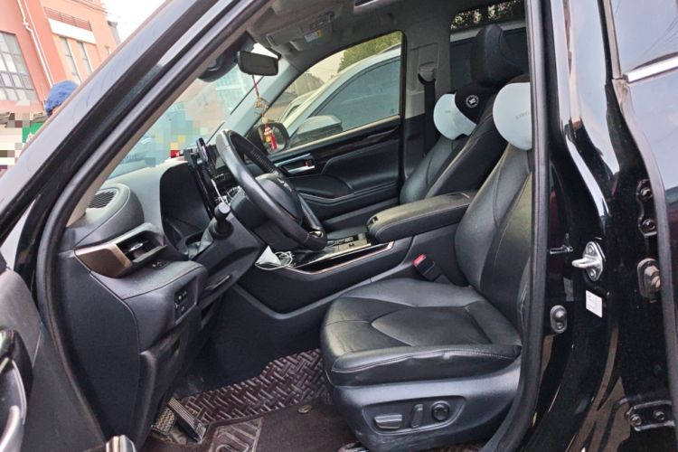 Used Toyota Highlander 2023 2.5L Smart Electric Hybrid Dual-Engine 4x4 Knight Edition 7 Seats Left Front Seat