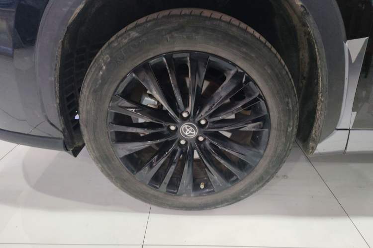Used Toyota Highlander 2023 2.5L Smart Electric Hybrid Dual-Engine 4x4 Knight Edition 7 Seats Left Front Wheel Hub