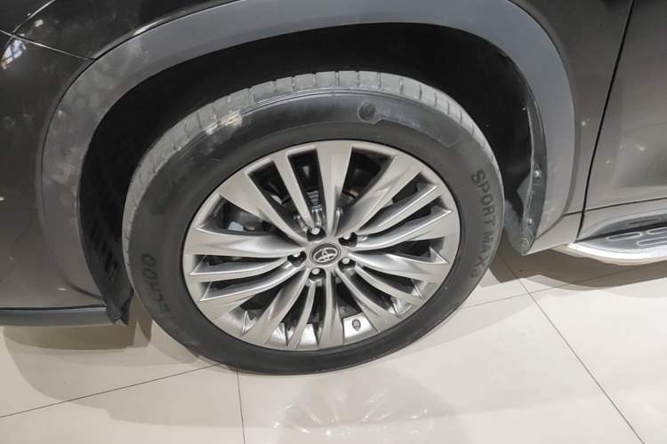 Used Toyota Highlander 2023 2.5L Smart Electric Hybrid Dual-Motor All-Wheel-Drive Luxury 7-Seater Left Front Wheel Hub