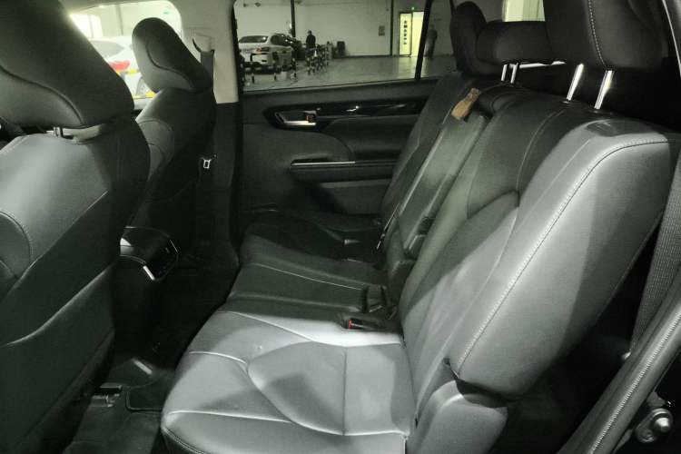 Used Toyota Highlander 2023 2.5L Smart Electric Hybrid Dual-Drive Prestige Version 7 Seats Left Rear Seat