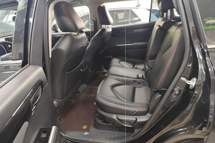 Used Toyota Highlander 2023 2.5L Smart Electric Hybrid Dual-Engine 4x4 Elite Edition 7 Seats Left Rear Seat