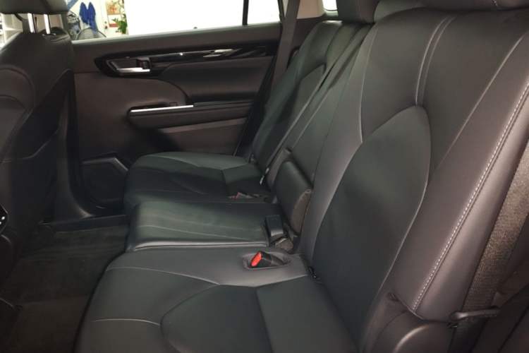 Used Toyota Highlander 2023 2.5L Smart Electric Hybrid Dual-Drive Prestige Version 7 Seats Left Rear Seat