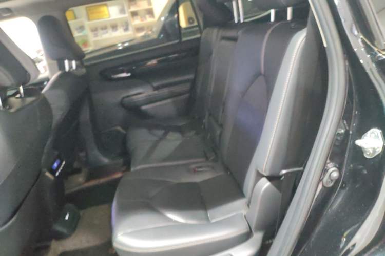 Used Toyota Highlander 2023 2.5L Smart Electric Hybrid Dual-Engine 4x4 Knight Edition 7 Seats Left Rear Seat
