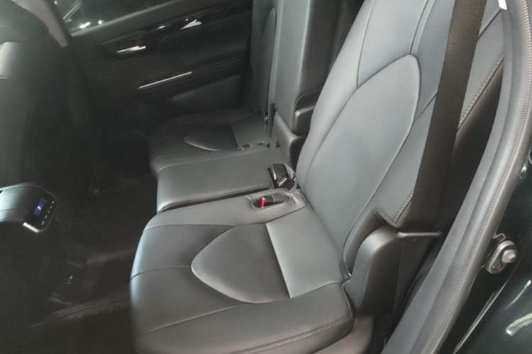 Used Toyota Highlander 2023 2.5L Smart Electric Hybrid Dual-Engine Four-Wheel Drive Prestige Version – 7 Seats Left Rear Seat