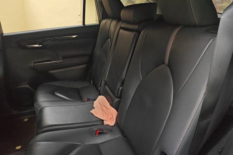 Used Toyota Highlander 2023 2.5L Smart Electric Hybrid Dual-Engine 4x4 Knight Edition 7 Seats Left Rear Seat