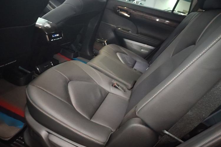 Used Toyota Highlander 2023 2.5L Smart Electric Hybrid Dual-Engine 4x4 Knight Edition 7 Seats Left Rear Seat