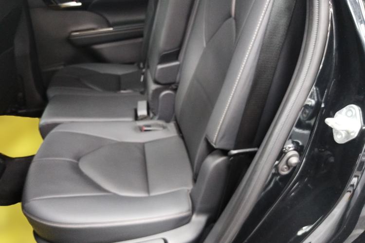 Used Toyota Highlander 2023 2.5L Smart Electric Hybrid Dual-Engine 4x4 Knight Edition 7 Seats Left Rear Seat