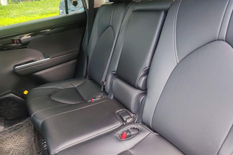Used Toyota Highlander 2023 2.5L Smart Electric Hybrid Dual-Drive Elite Version 7 Seats Left Rear Seat