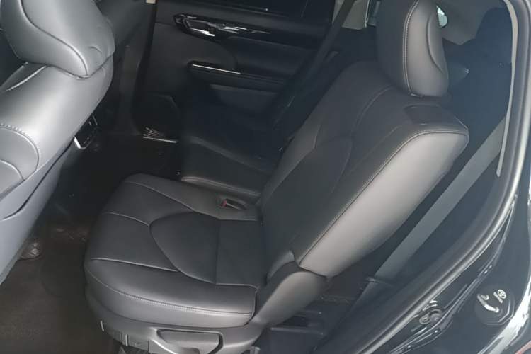 Used Toyota Highlander 2023 2.5L Smart Electric Hybrid Dual-Engine Four-Wheel Drive Prestige Version – 7 Seats Left Rear Seat