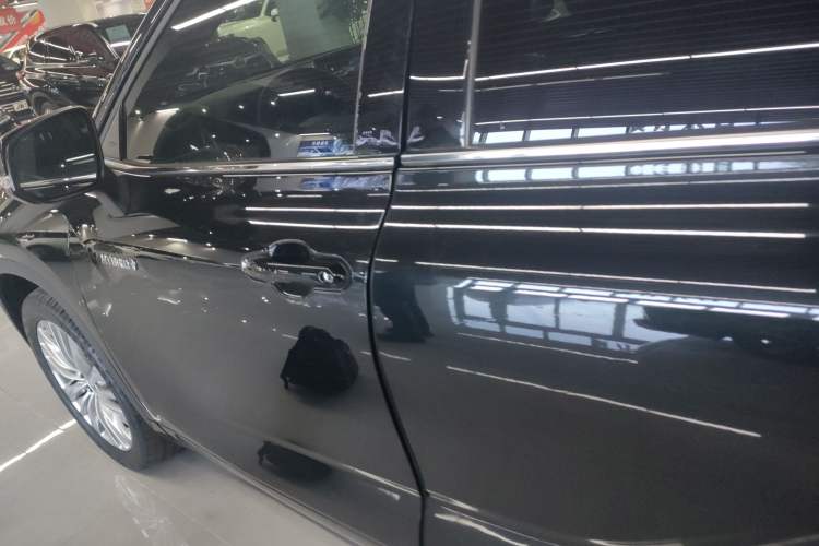 Used Toyota Highlander 2023 2.5L Smart Electric Hybrid Dual-Engine Four-Wheel Drive Prestige Version – 7 Seats Left Side