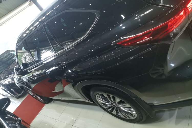 Used Toyota Highlander 2023 2.5L Smart Electric Hybrid Dual-Motor All-Wheel-Drive Luxury 7-Seater Left Side