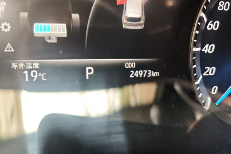 Used Toyota Highlander 2023 2.5L Smart Electric Hybrid Dual-Engine Four-Wheel Drive Prestige Version – 7 Seats Odometer Close Up