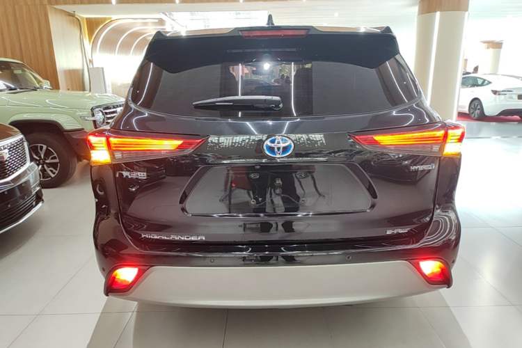 Used Toyota Highlander 2023 2.5L Smart Electric Hybrid Dual-Engine Four-Wheel Drive Prestige Version – 7 Seats Rear
