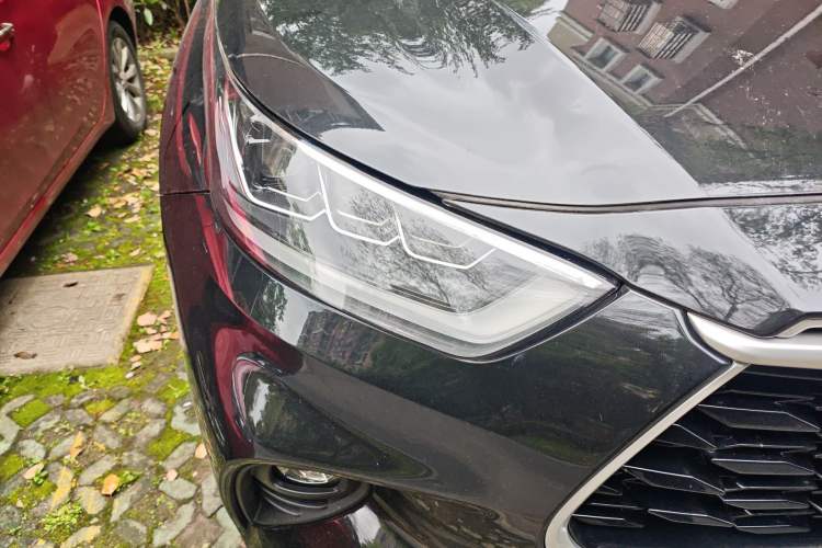 Used Toyota Highlander 2023 2.5L Smart Electric Hybrid Dual-Engine Four-Wheel Drive Prestige Version – 7 Seats Right Front Headlight