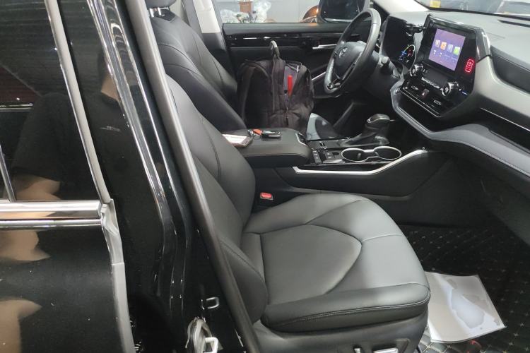 Used Toyota Highlander 2023 2.5L Smart Electric Hybrid Dual-Motor All-Wheel-Drive Luxury 7-Seater Right Front Seat