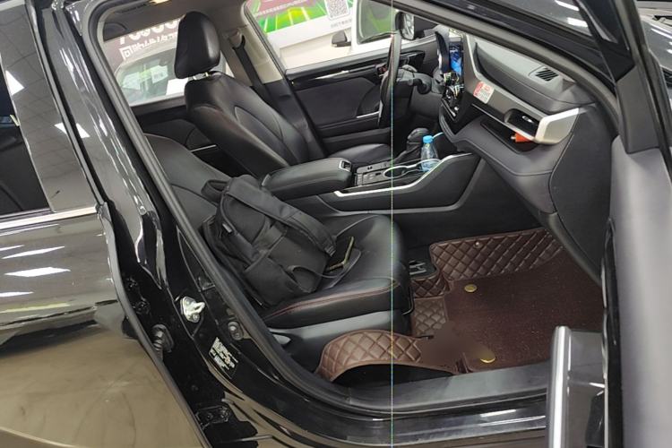 Used Toyota Highlander 2023 2.5L Smart Electric Hybrid Dual-Engine 4x4 Elite Edition 7 Seats Right Front Seat