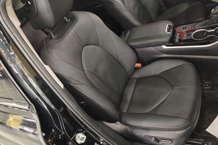 Used Toyota Highlander 2023 2.5L Smart Electric Hybrid Dual-Engine Four-Wheel Drive Prestige Version – 7 Seats Right Front Seat
