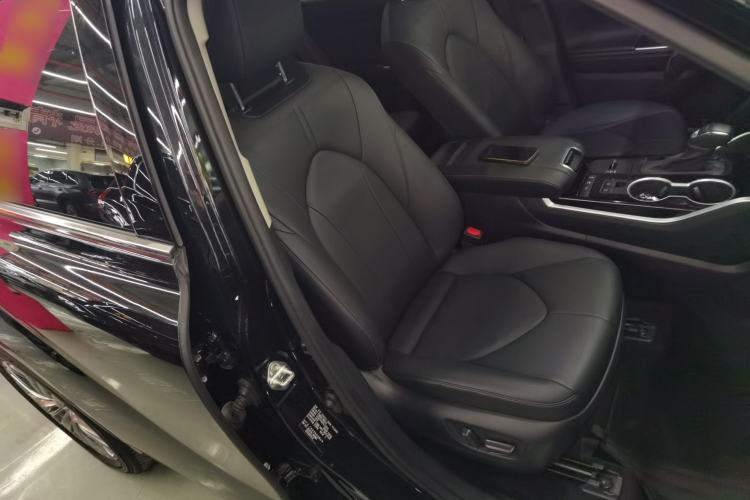 Used Toyota Highlander 2023 2.5L Smart Electric Hybrid Dual-Engine Four-Wheel Drive Prestige Version – 7 Seats Right Front Seat