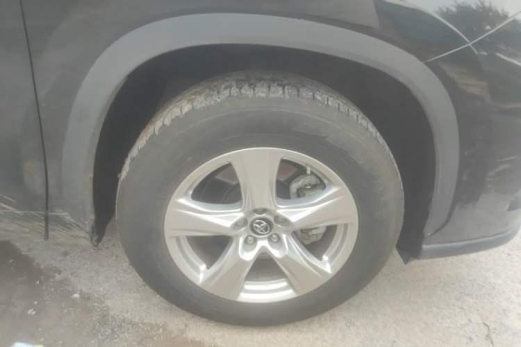 Used Toyota Highlander 2023 2.5L Smart Electric Hybrid Dual-Engine 4x4 Elite Edition 7 Seats Right Front Wheel Hub