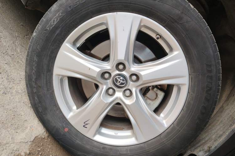 Used Toyota Highlander 2023 2.5L Smart Electric Hybrid Dual-Drive Elite Version 7 Seats Right Front Wheel Hub