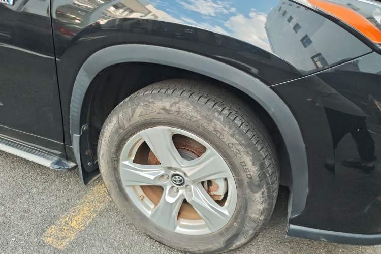 Used Toyota Highlander 2023 2.5L Smart Electric Hybrid Dual-Engine Two-Wheel Drive Elite Version 5 Seats Right Front Wheel Hub