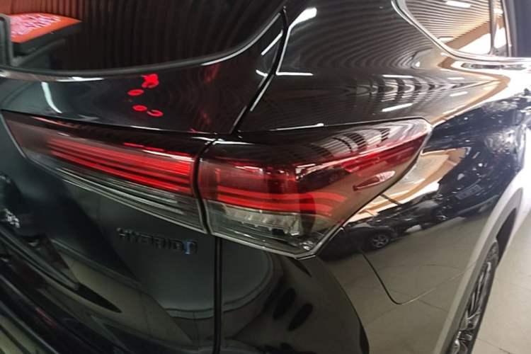 Used Toyota Highlander 2023 2.5L Smart Electric Hybrid Dual-Engine 4x4 Knight Edition 7 Seats Right Rear Taillight