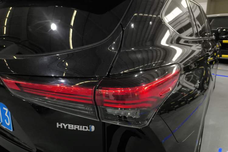 Used Toyota Highlander 2023 2.5L Smart Electric Hybrid Dual-Drive Prestige Version 7 Seats Right Rear Taillight