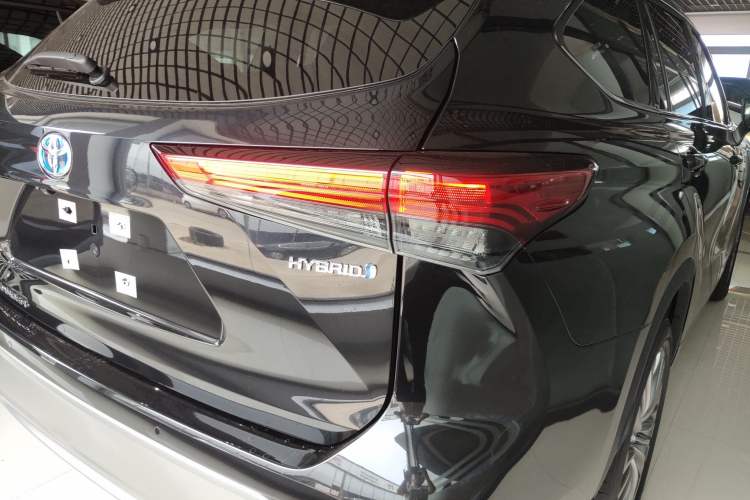 Used Toyota Highlander 2023 2.5L Smart Electric Hybrid Dual-Drive Prestige Version 7 Seats Right Rear Taillight