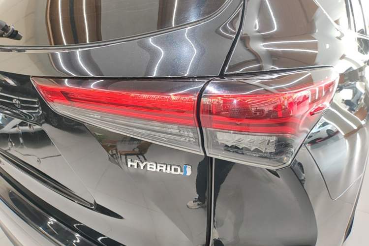 Used Toyota Highlander 2023 2.5L Smart Electric Hybrid Dual-Engine Four-Wheel Drive Prestige Version – 7 Seats Right Rear Taillight